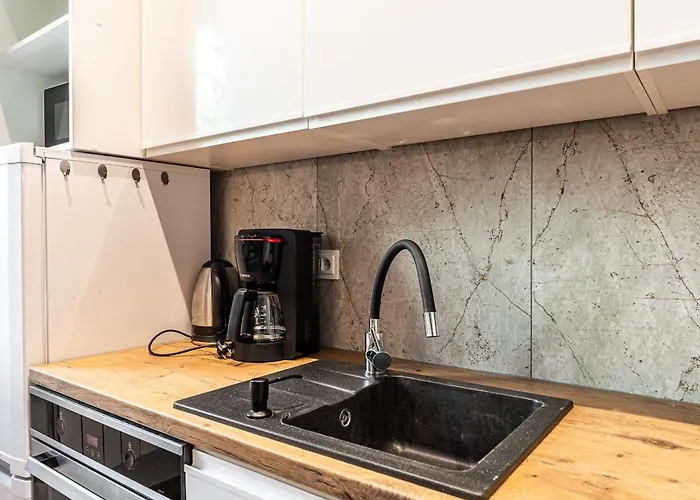 Rentplanet - Dabrowskiego Apartamento