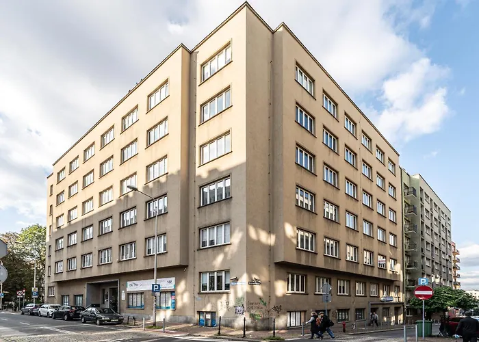 Rentplanet - Dabrowskiego Apartamento